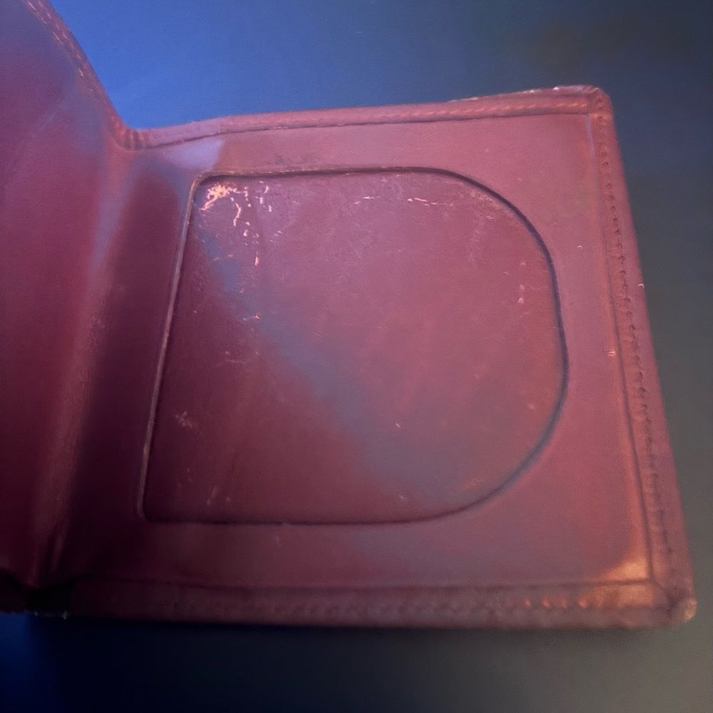 Must de Cartier Bordeaux Bifold Wallet – A Collector’s Statement - Picture 7 of 7